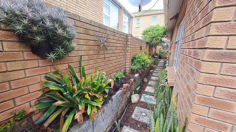 3 Bedroom Property for Sale in Stilbaai Wes Western Cape